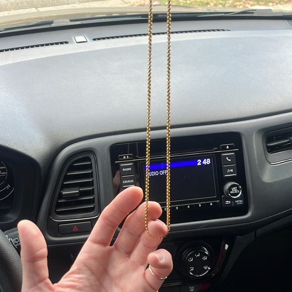 NECKLACE | Gold Linked Chain - Picture 4 of 4